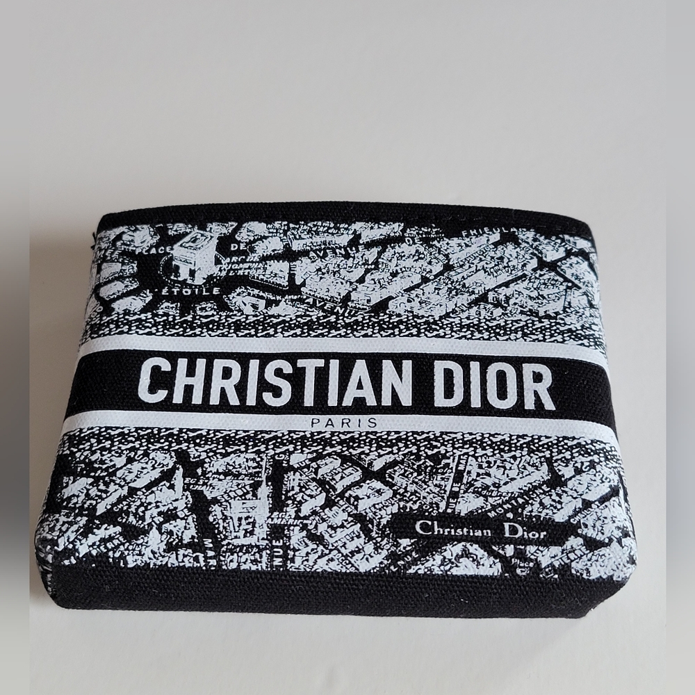 Dior Eyeshadow Pouch - Picture 6 of 6